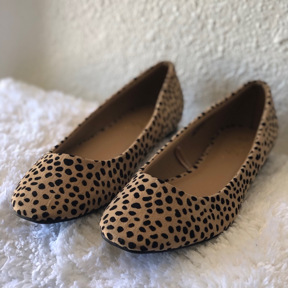 💚Rogue Helium Suede Leopard Print Women’s Flats